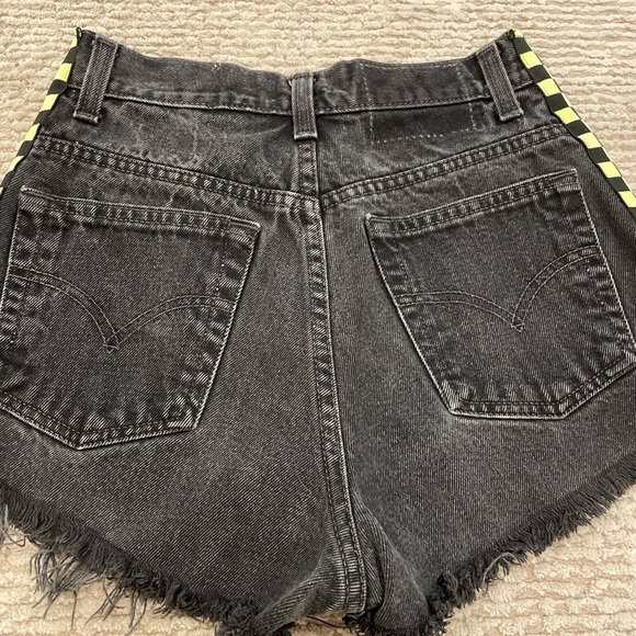 Levi’s 501 High-Rise Denim Shorts - Picture 5 of 11